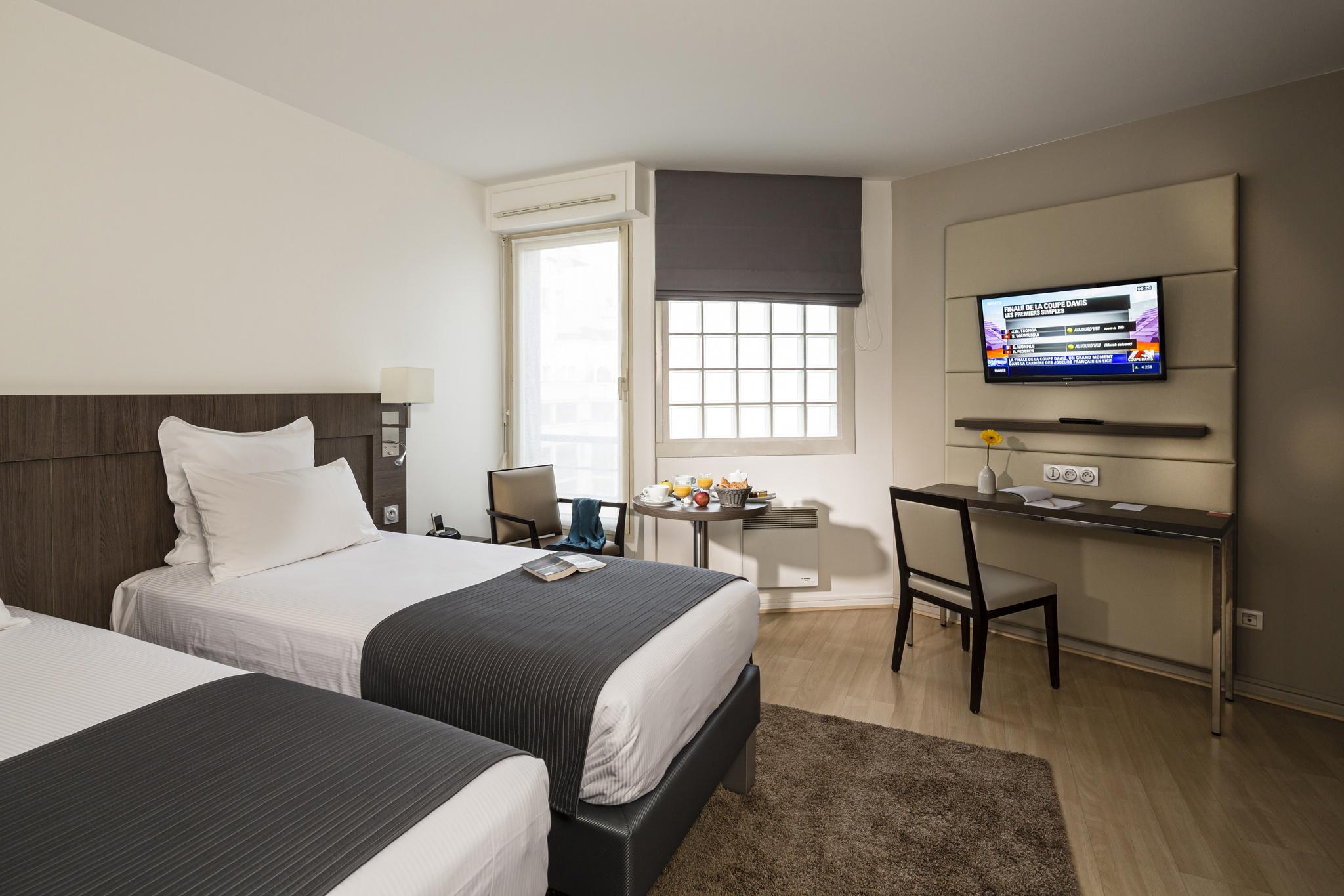 รีซิดโฮม ปาร์ค ดู มิลเลนแนร์ Aparthotel กูร์เบอวัวร์ ภายนอก รูปภาพ