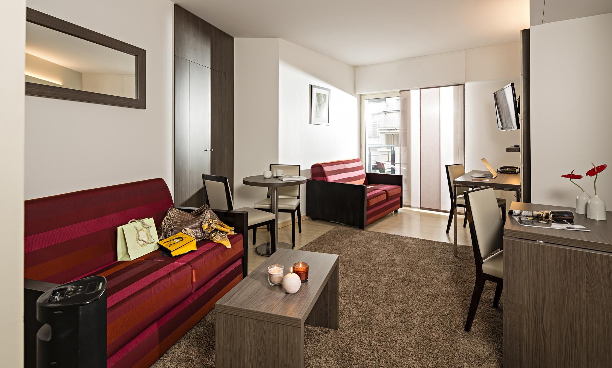 รีซิดโฮม ปาร์ค ดู มิลเลนแนร์ Aparthotel กูร์เบอวัวร์ ภายนอก รูปภาพ