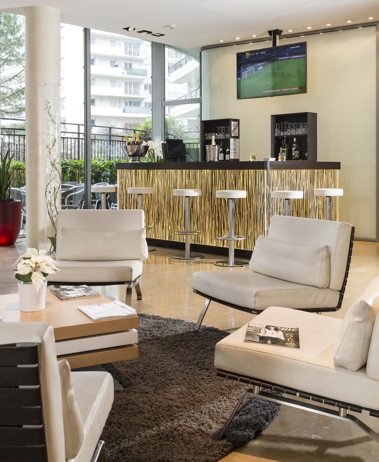 รีซิดโฮม ปาร์ค ดู มิลเลนแนร์ Aparthotel กูร์เบอวัวร์ ภายนอก รูปภาพ