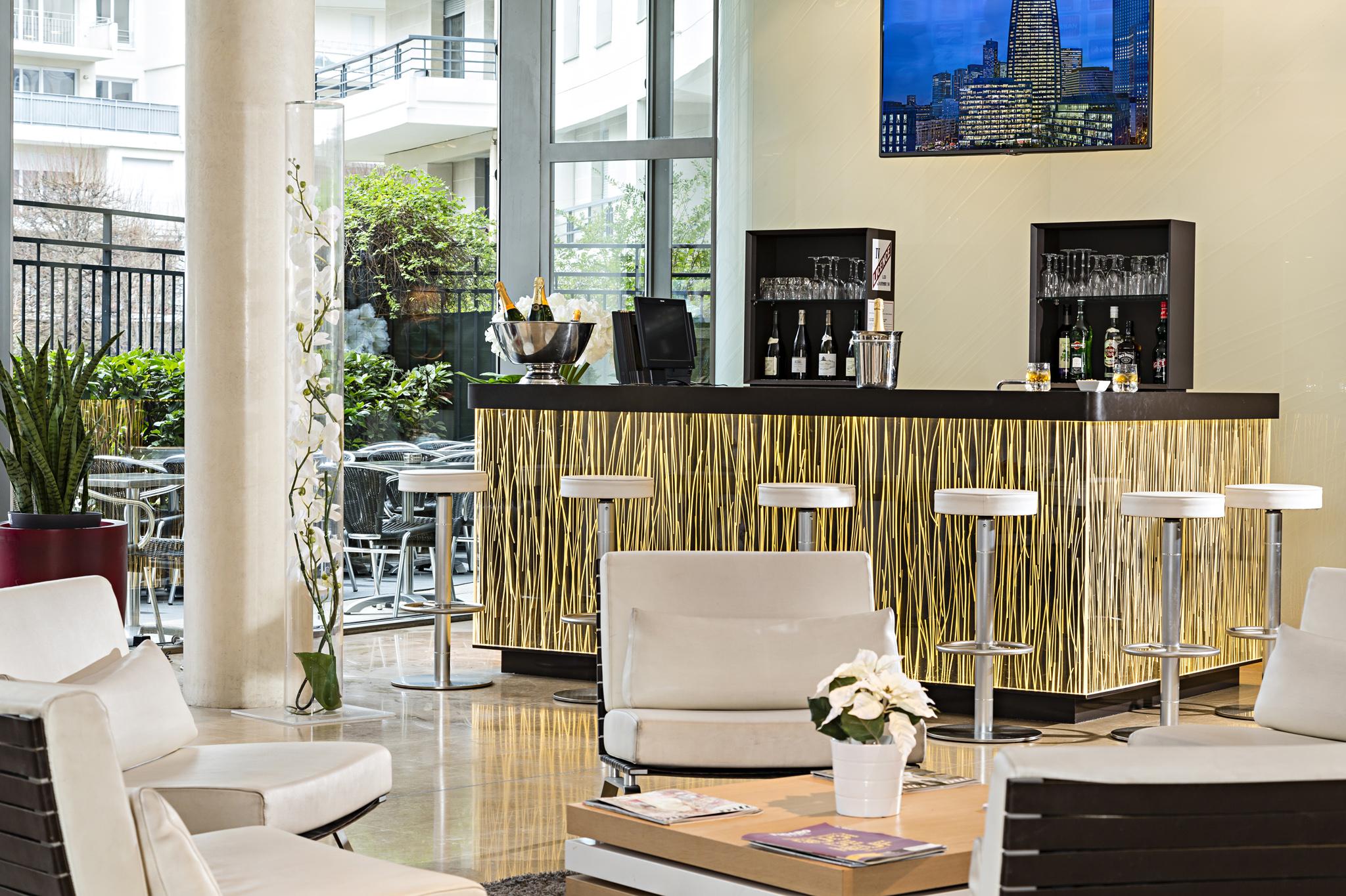 รีซิดโฮม ปาร์ค ดู มิลเลนแนร์ Aparthotel กูร์เบอวัวร์ ภายนอก รูปภาพ