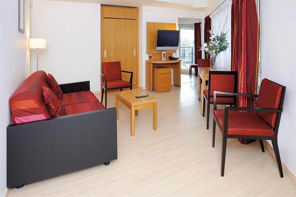 รีซิดโฮม ปาร์ค ดู มิลเลนแนร์ Aparthotel กูร์เบอวัวร์ ห้อง รูปภาพ