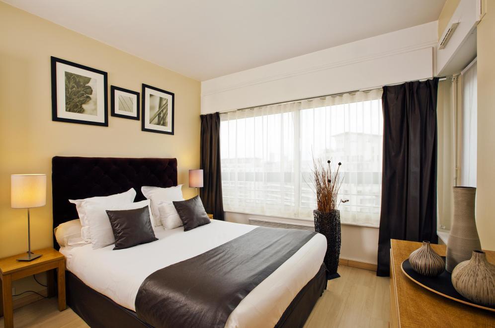 รีซิดโฮม ปาร์ค ดู มิลเลนแนร์ Aparthotel กูร์เบอวัวร์ ภายนอก รูปภาพ