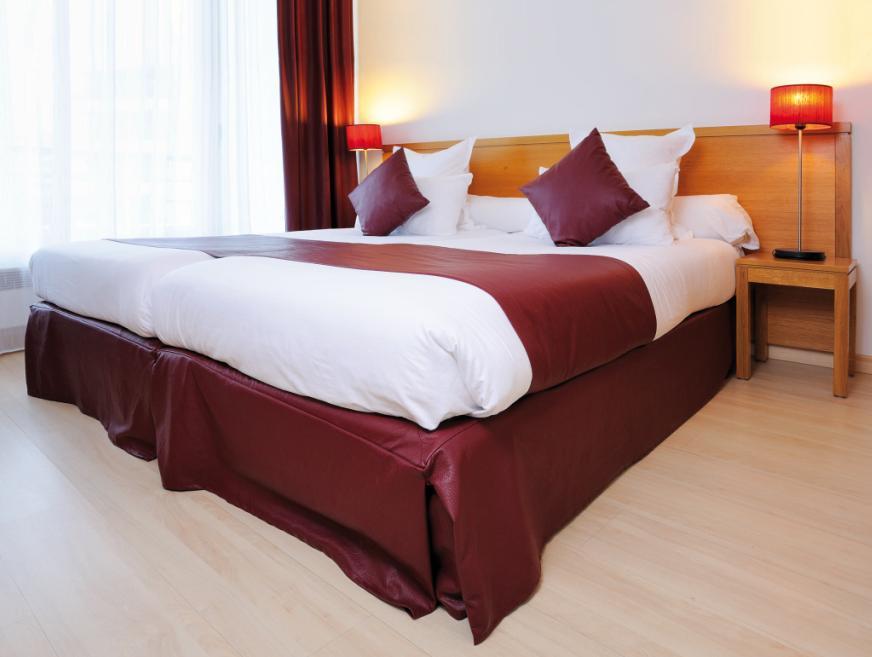 รีซิดโฮม ปาร์ค ดู มิลเลนแนร์ Aparthotel กูร์เบอวัวร์ ภายนอก รูปภาพ