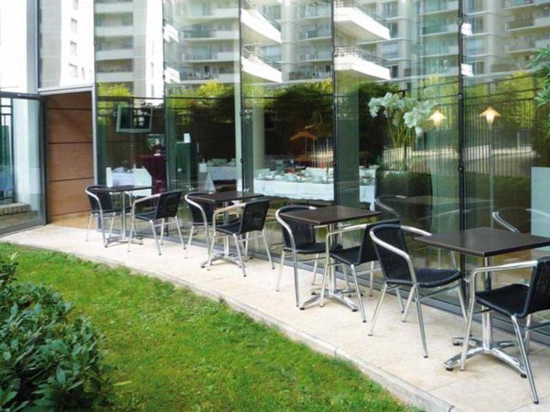 รีซิดโฮม ปาร์ค ดู มิลเลนแนร์ Aparthotel กูร์เบอวัวร์ ภายนอก รูปภาพ
