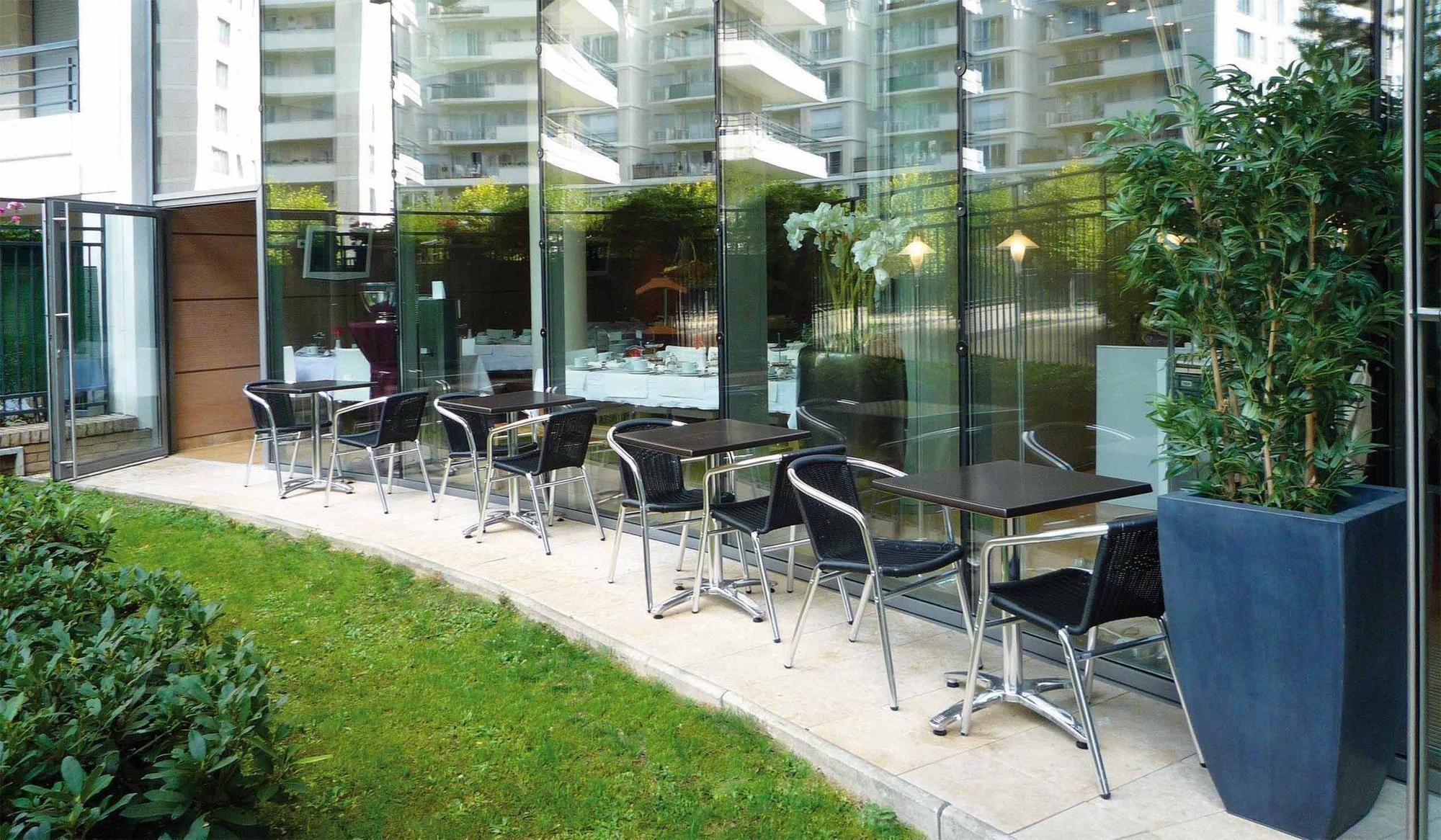 รีซิดโฮม ปาร์ค ดู มิลเลนแนร์ Aparthotel กูร์เบอวัวร์ ภายนอก รูปภาพ