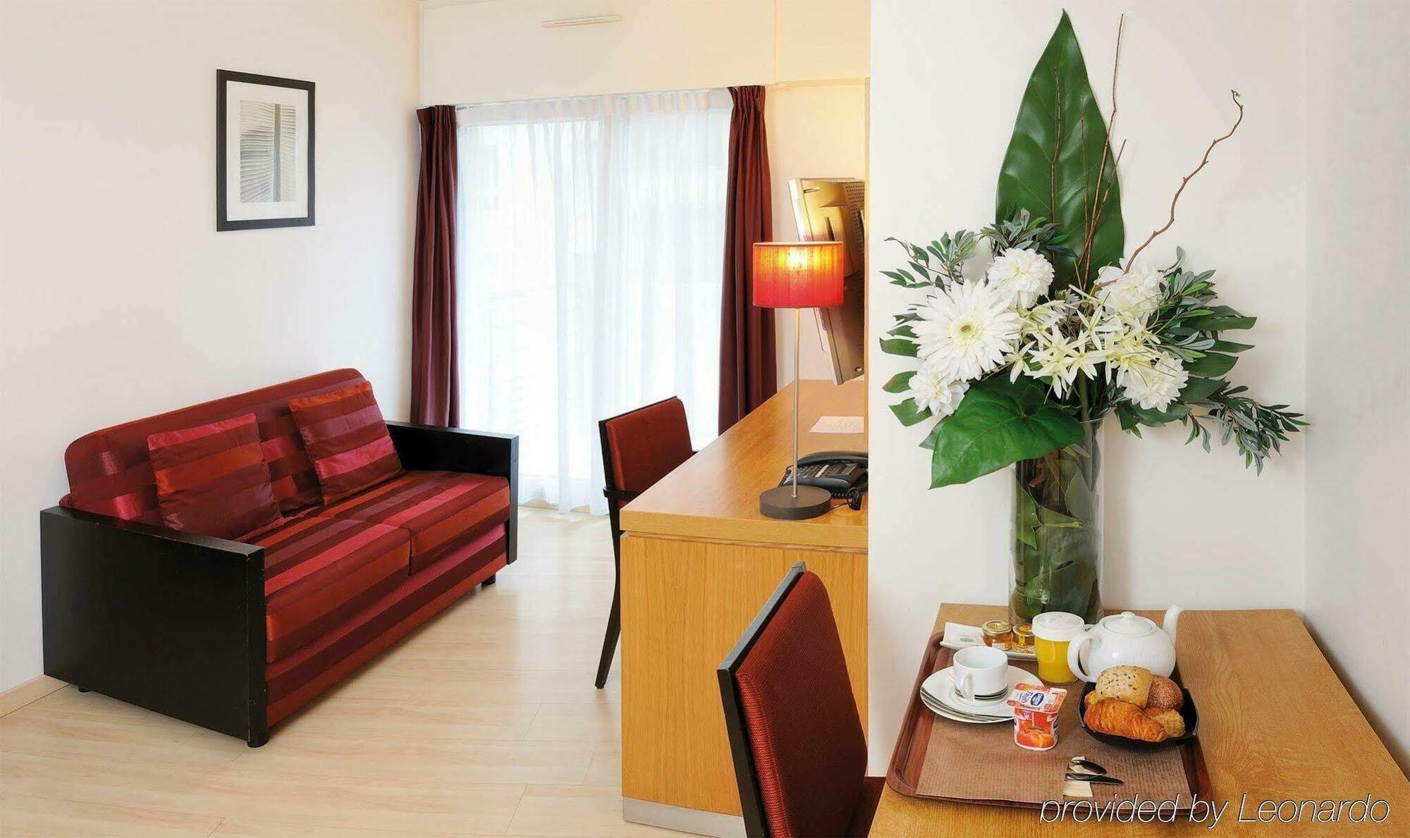 รีซิดโฮม ปาร์ค ดู มิลเลนแนร์ Aparthotel กูร์เบอวัวร์ ภายนอก รูปภาพ